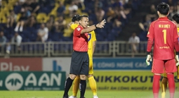 Trọng tài ngoại sai sót ở V-League và vấn đề niềm tin