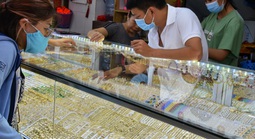 Giá vàng hôm nay 4-2: Bật tăng mạnh trở lại