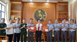 Phó Bí thư Thành ủy TPHCM Đặng Minh Thông thăm, chúc Tết các lực lượng làm nhiệm vụ dịp Tết