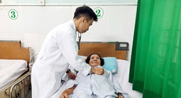 Để không phải tạm ứng viện phí khi nhập viện, người dân cần làm gì?