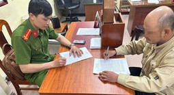 Công an làm việc với người chặt cành hoa mai anh đào ở Đà Lạt