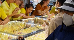 Giá vàng hôm nay 6-2: Sụt giảm mạnh