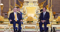 Tổng Bí thư Tô Lâm hội kiến Samdech Techo Hun Sen