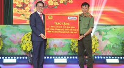 Trao tặng 1.000 căn nhà cho gia đình có hoàn cảnh khó khăn