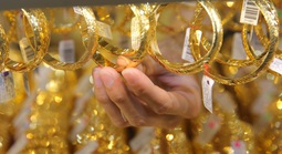 Sáng 6-2, giá vàng miếng SJC giảm thêm 4,2 triệu đồng/lượng