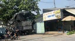 Xe tải chở hàng quá khổ gây tai nạn, tài xế bị xử lý