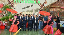 Phó Thủ tướng trải nghiệm không gian Hội chợ Mùa Xuân