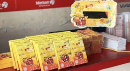 Nhộn nhịp mùa Tết tại các điểm bán vé số Vietlott