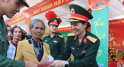 Chợ Xuân 0 đồng và bữa cơm tất niên ấm tình quân – dân