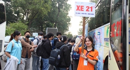 Hàng ngàn sinh viên được “bao trọn gói” về quê đón Tết