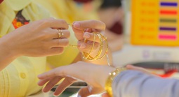 Sáng 7-2, giá vàng miếng SJC, bạc Phú Quý cùng tăng mạnh