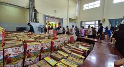 Sở Công Thương TPHCM trao quà Tết cho 800 hộ dân ở xã Cần Giờ