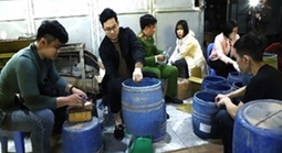 Bắt người đàn ông sản xuất 2,8 tấn giá đỗ ngâm hóa chất kích thích sinh trưởng