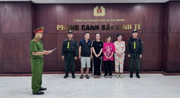 Công an TPHCM khám xét nhiều địa điểm, bắt 4 người