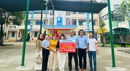 Vụ lạm thu, sửa bài thi để “dìm” điểm học sinh: Đề nghị điều chuyển hiệu trưởng