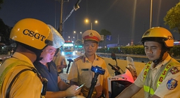 CSGT xử lý hàng chục xe khách vi phạm trên tuyến đường Đỗ Mười