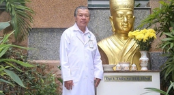 NGƯỜI THẦY THUỐC TRONG TÔI: Đôi tay chữa lành