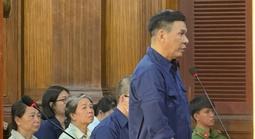 Cựu giám đốc Huỳnh Kim Tước hầu tòa: Đối chất lời khai về khoản tiền 2,4 tỉ đồng