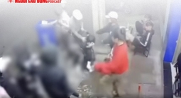 Ghen tuông, nhóm học sinh đánh bạn tử vong