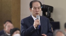 Quan chức Hàn Quốc phát ngôn “nhập khẩu trinh nữ” bị khai trừ đảng