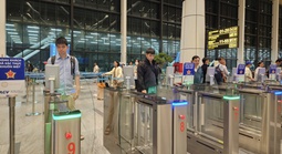 Đừng để trễ chuyến vì nhầm nhà ga Tân Sơn Nhất dịp Tết