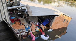 Sập nhà ở TPHCM, 2 người bị thương