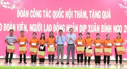 Cần Thơ: Mang Tết đến đoàn viên, người lao động