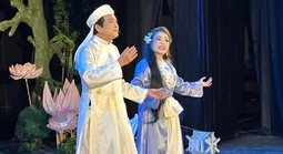 "Bắc – Nam một dải xuân hồng": Đêm nghệ thuật kết nối hai miền rực rỡ giữa lòng Hà Nội