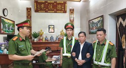 Bắt khẩn cấp người đàn ông giả danh luật sư