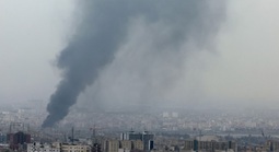 Tehran hứng chịu "đêm tấn công tồi tệ nhất", Israel cáo buộc Iran dùng "vũ khí cấm"