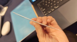 Pin điện thoại mỏng như thẻ ATM của Honor bất ngờ xuất hiện ở Việt Nam