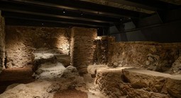 Sửa thang máy, lọt vào thế giới 2.000 năm trước dưới hầm khách sạn