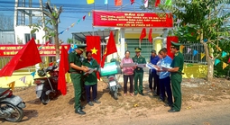 “Tiếng loa Biên phòng” vẫn miệt mài trước giờ bầu cử