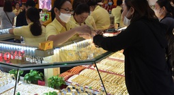 Giá vàng hôm nay, 14-3: Tiếp tục sụt giảm