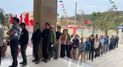 Cử tri đặc khu Bạch Long Vĩ đi bầu cử sớm