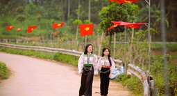 Điểm du lịch nổi tiếng ở Thanh Hóa rực rỡ cờ Tổ quốc trước ngày bầu cử