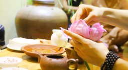 Một ấm trà, trọn kiếp người