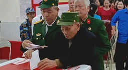 Cử tri 103 tuổi đi bỏ phiếu từ cuộc bầu cử đầu tiên năm 1946 tới nay