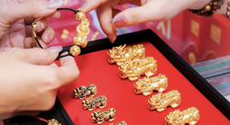 Giá vàng thấp nhất nhiều ngày, chuyên gia nói không hấp dẫn để mua trú ẩn?