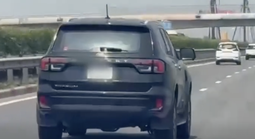 Ghi hình hàng chục ô tô không xi-nhan khi chạy trên cao tốc TPHCM - Dầu Giây