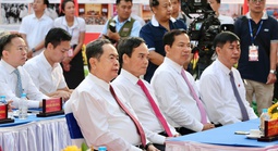 Hình ảnh lãnh đạo, nguyên lãnh đạo Đảng, nhà nước, TPHCM đi bầu cử