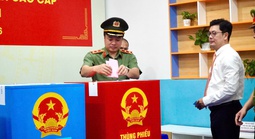 Cán bộ, chiến sĩ Công an TPHCM tham gia bầu cử