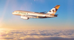 Xung đột Trung Đông tiếp tục ảnh hưởng hàng không và giá nhiên liệu, nhiều hãng bay tăng giá vé