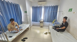 Ăn món vếch bò um cà đắng, 3 người bị bỏng hết khoang miệng