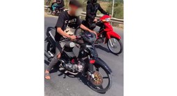 Gia Lai: Truy tìm nhóm thanh niên “đua kéo”, nẹt pô xe trên đường Trường Sơn Đông