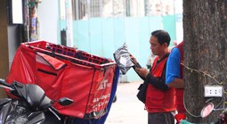 Hơn nửa năm thực hiện, người bán hàng vẫn rối bời với quy định xuất hoá đơn từng lần