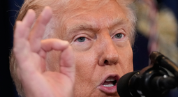 Tổng thống Donald Trump cảnh báo "sốc" NATO