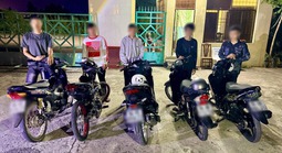 Xử lý nhóm "đua xe" lạng lách, đánh võng gây nguy hiểm trên đường ở Cà Mau