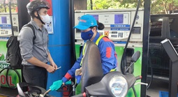 Giá xăng RON95-III tăng mạnh, lên 30.690 đồng/lít