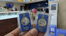 Cuối ngày 17-3, nhiều thương hiệu nâng giá vàng nhẫn trơn bằng với vàng miếng SJC